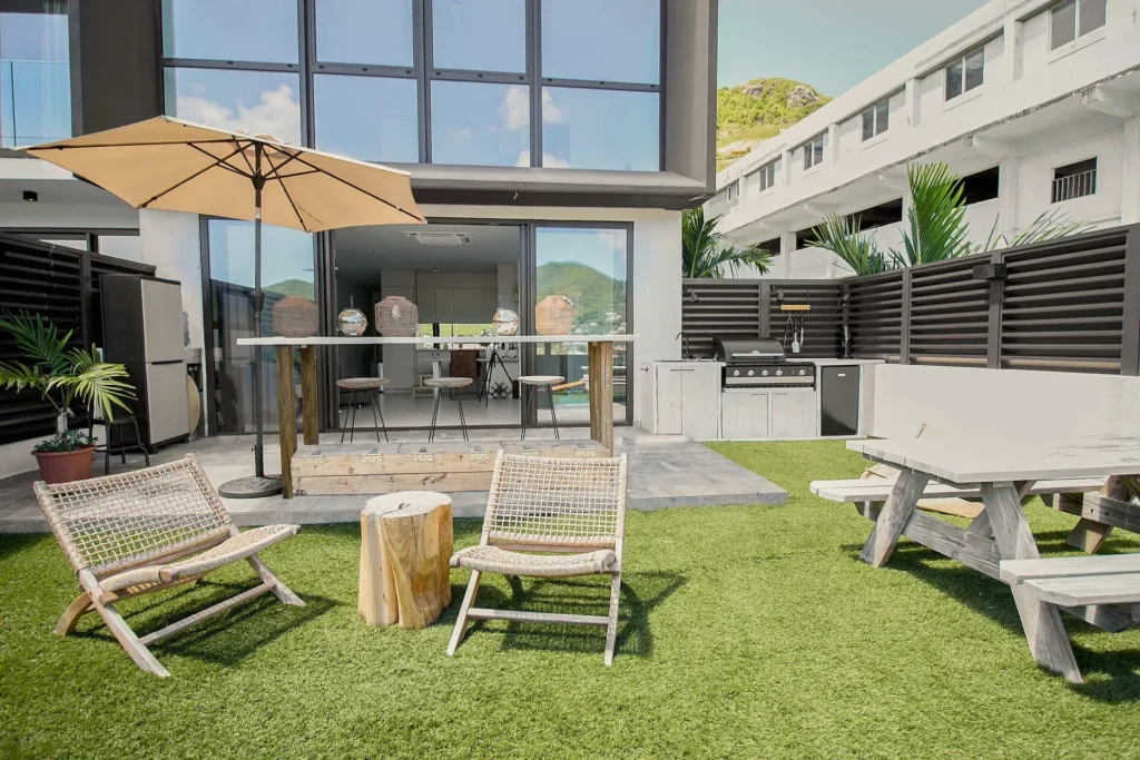 Terrasse et jardin privé appartement A-107 The Hills Residence Sint Maarten